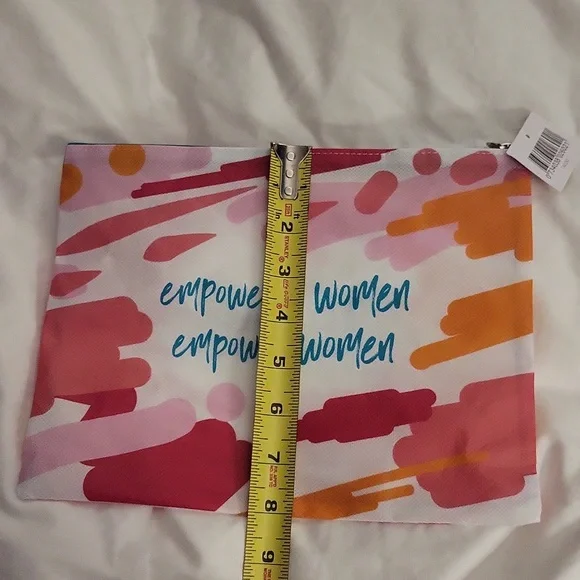 Thrive causemetics make up bag - Picture 3 of 6